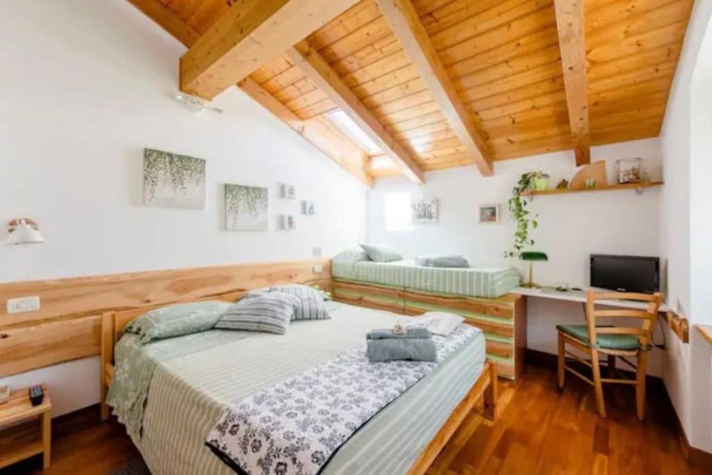 Ca Ulivi Bed & Breakfast อาลา ภายนอก รูปภาพ